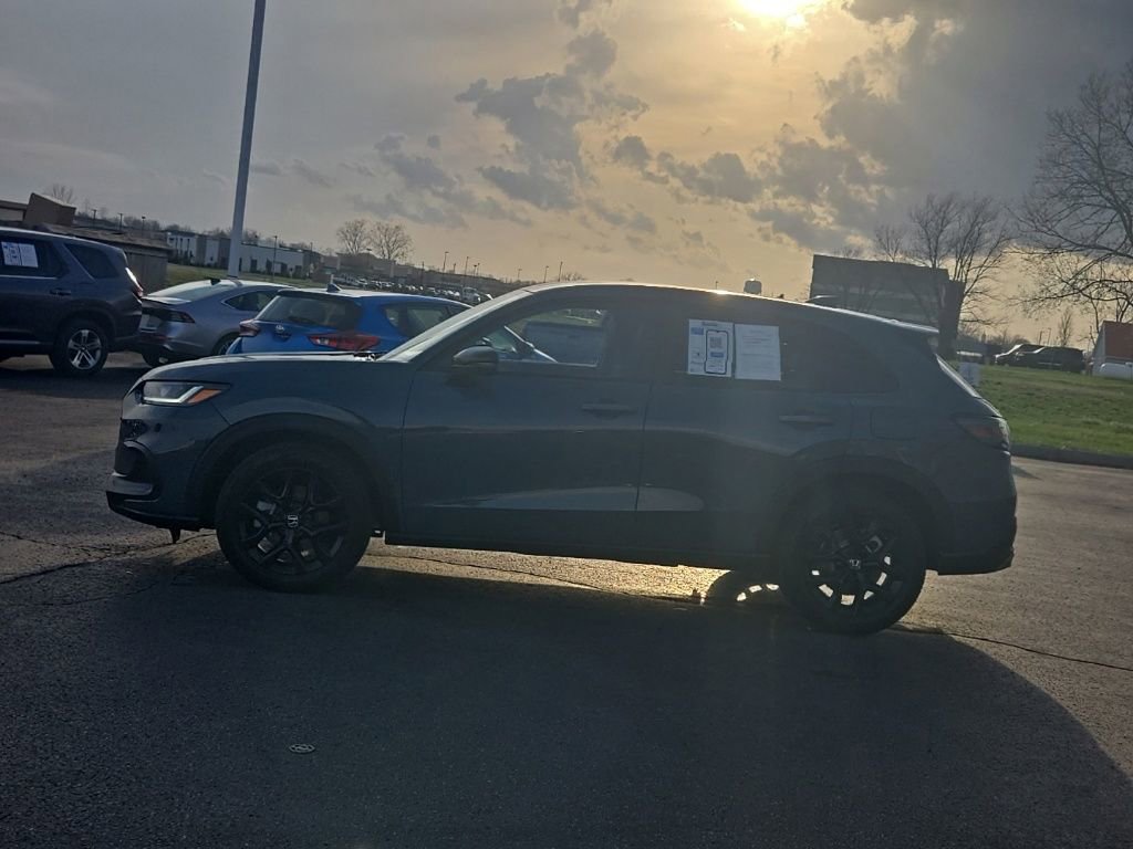 Used 2025 Honda HR-V Sport image 4