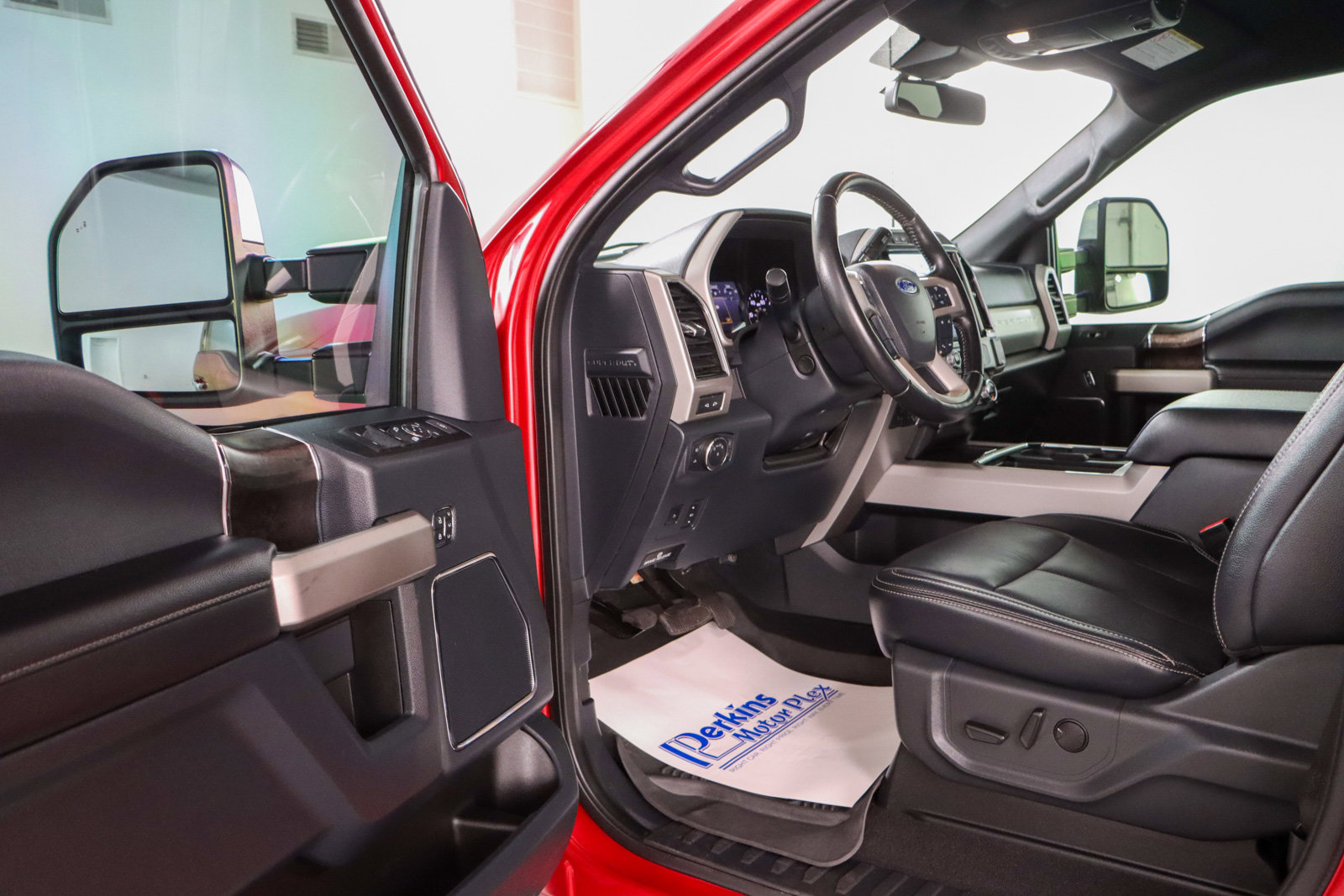 Used 2022 Ford F250 Lariat w/ Lariat Ultimate Package image 3