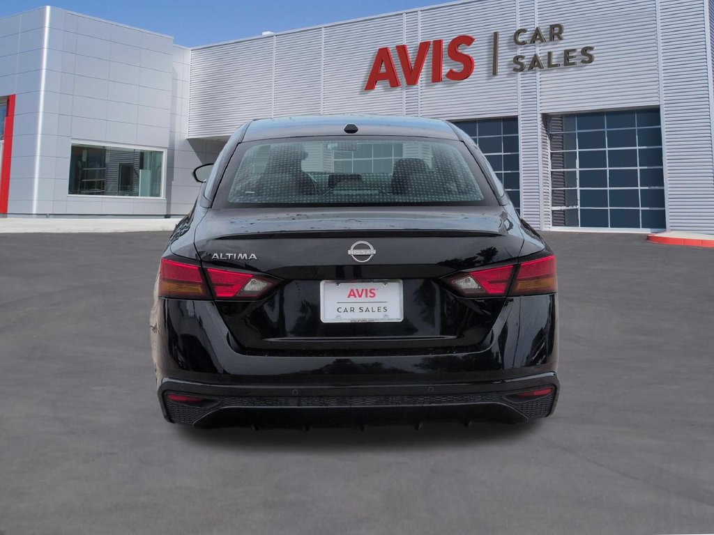 Used 2025 Nissan Altima 2.5 SV FWD image 7
