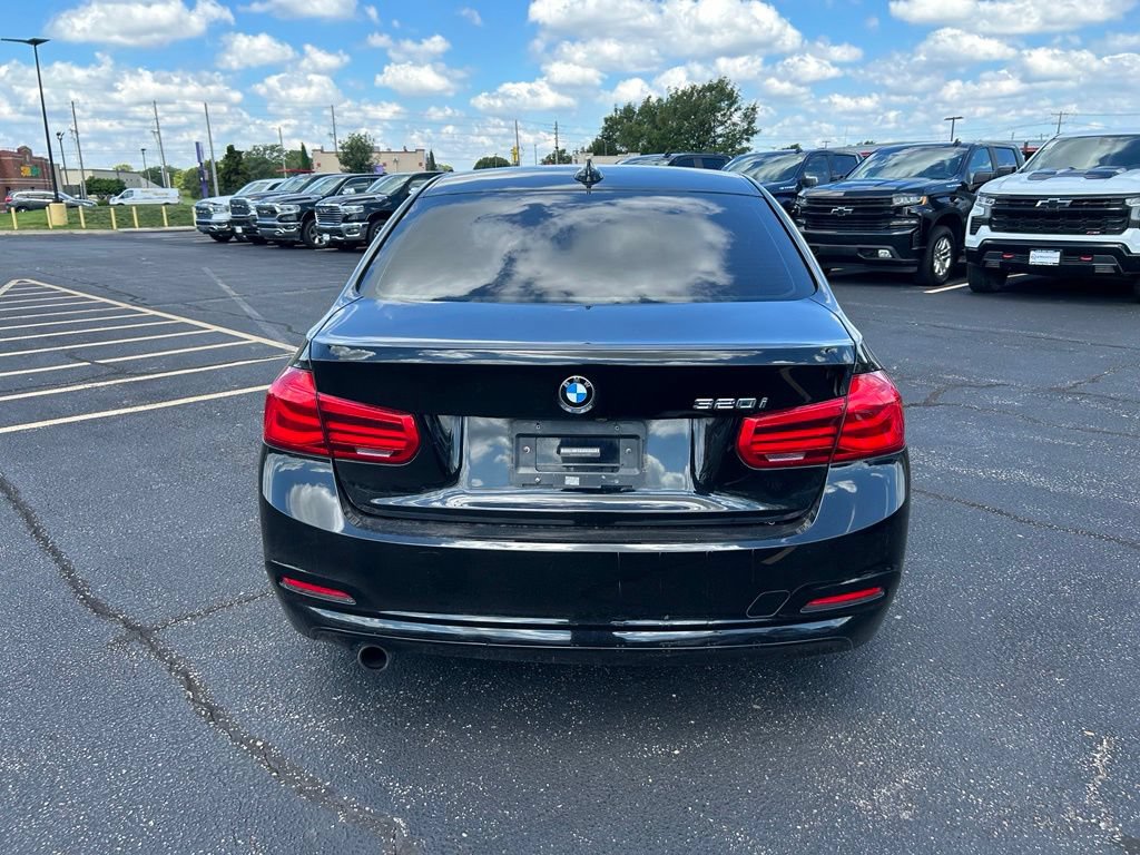 Used 2018 BMW 320i Sedan RWD image 10