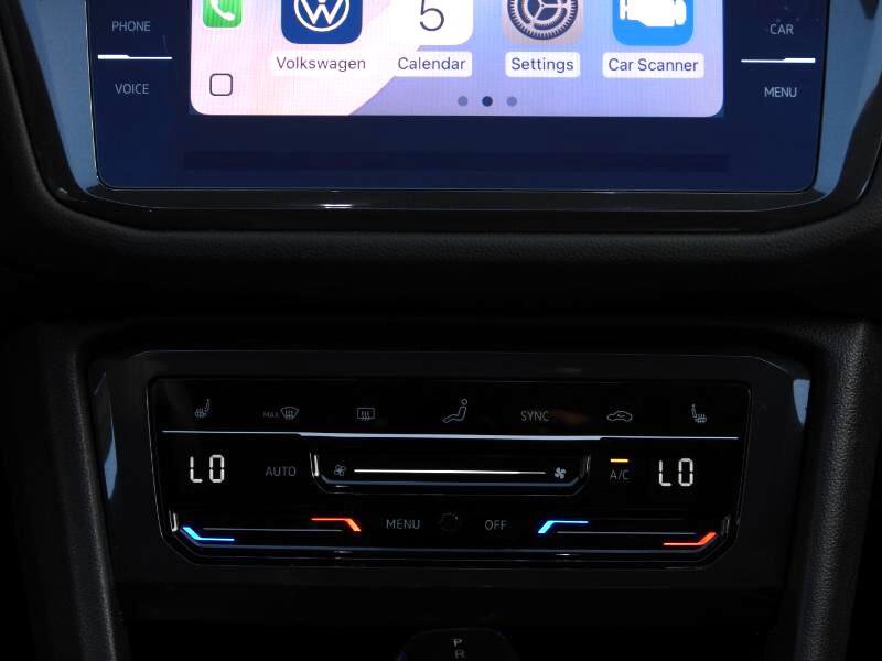 Used 2023 Volkswagen Tiguan SE w/ Panoramic Sunroof Package image 36