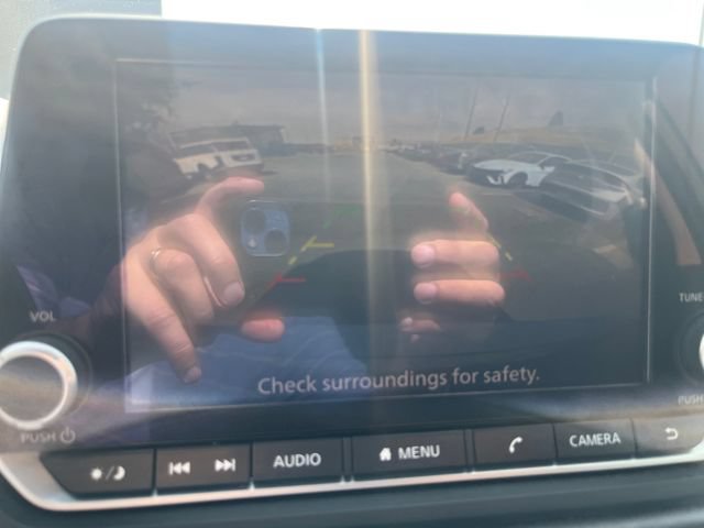 Used 2025 Nissan Rogue SV AWD/4WD image 16