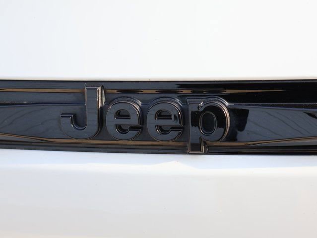 Used 2024 Jeep Grand Cherokee Altitude image 18