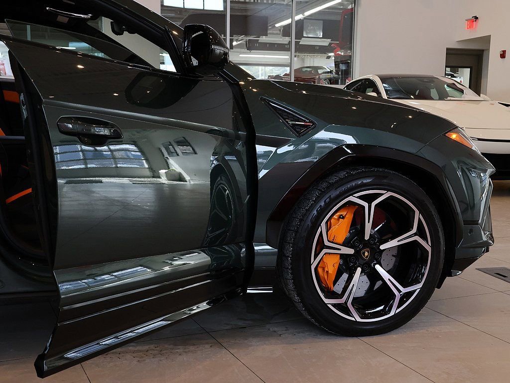 Used 2023 Lamborghini Urus S image 25