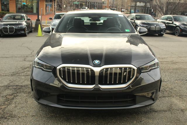 New 2026 BMW i5 eDrive40 image 2