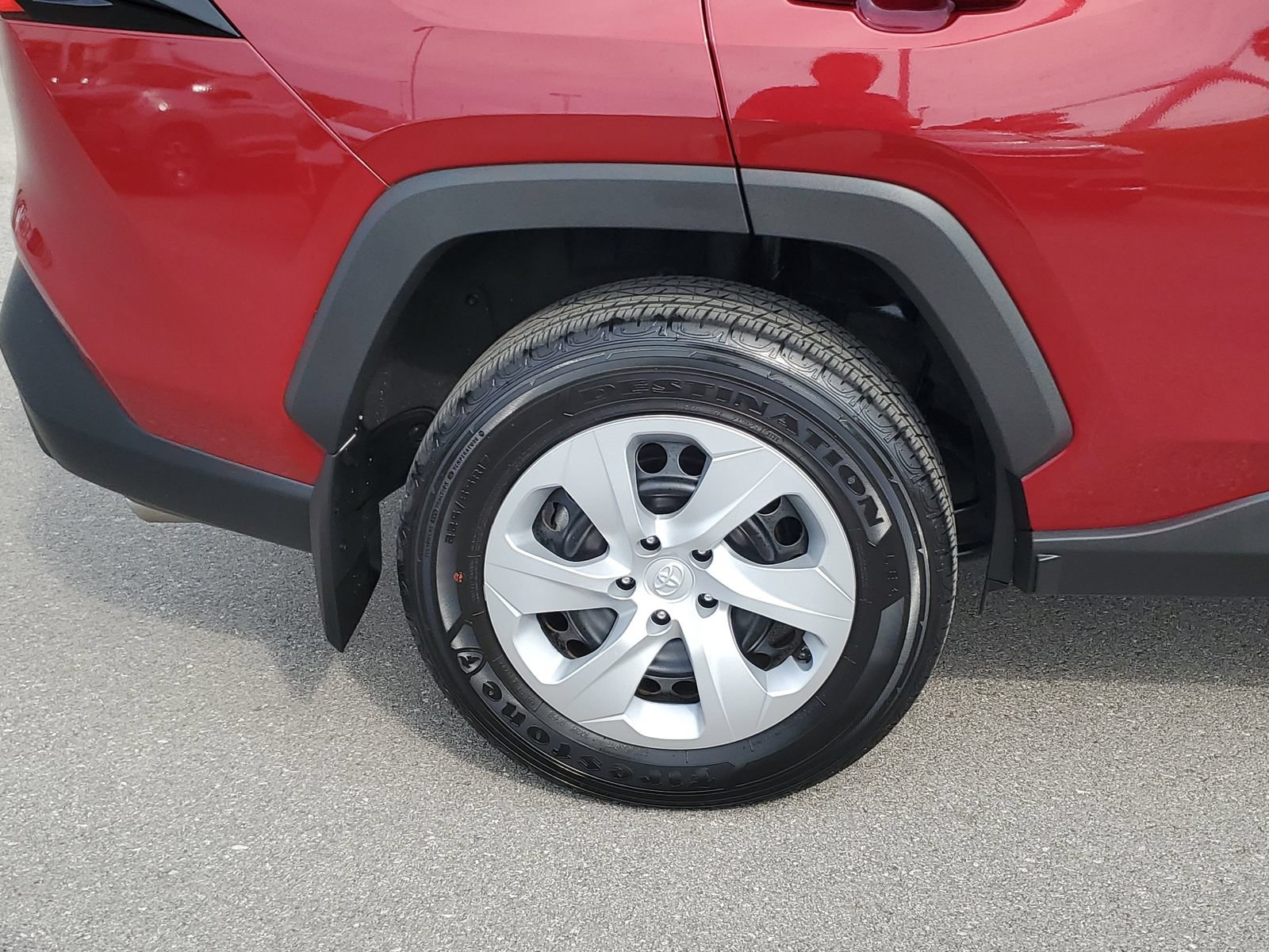 Certified 2024 Toyota RAV4 LE AWD/4WD image 5