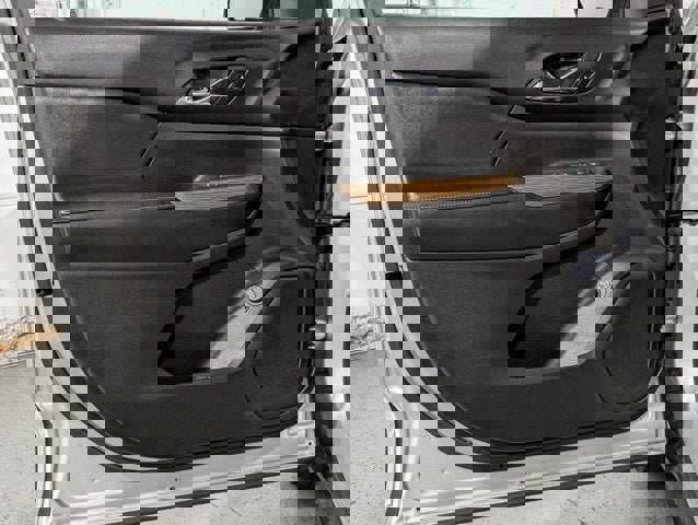 Used 2018 GMC Acadia SLE image 17