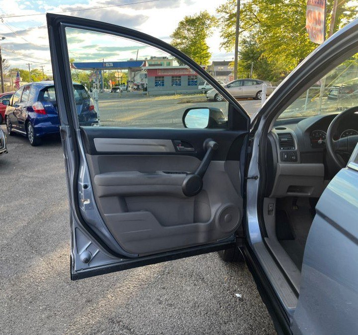 Used 2011 Honda CR-V LX image 10