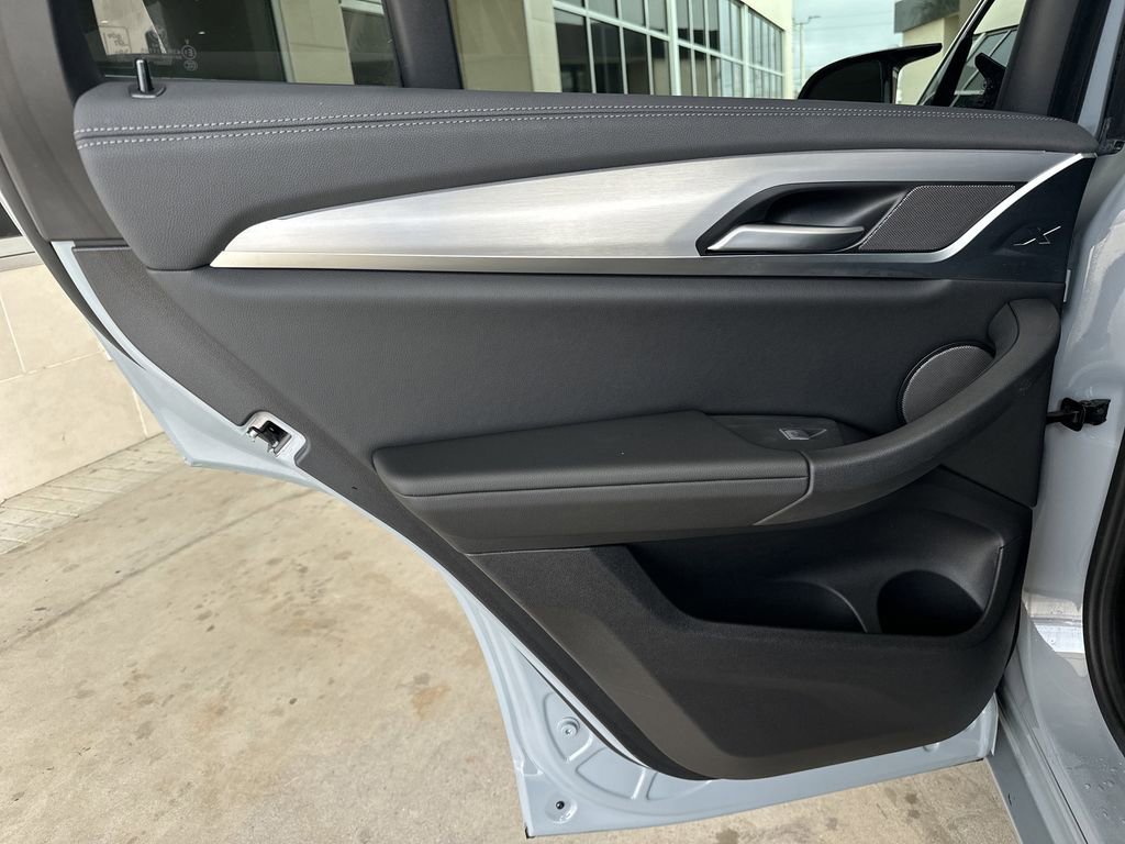 Used 2024 BMW X4 M40i w/ Premium Package image 29