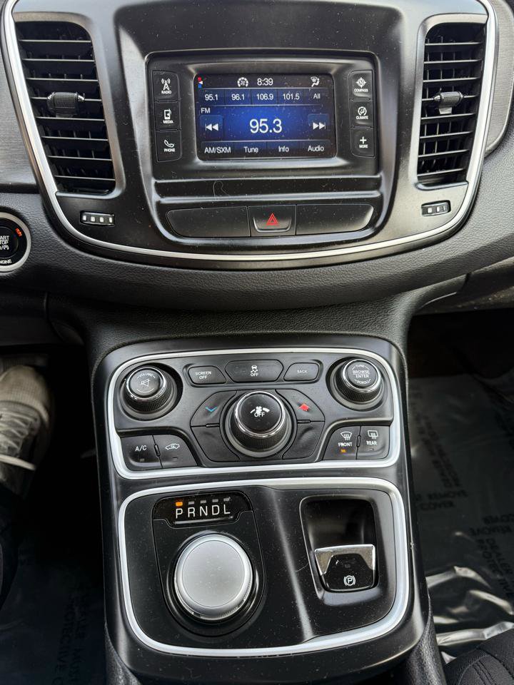 Used 2016 Chrysler 200 Limited w/ Convenience Group image 13