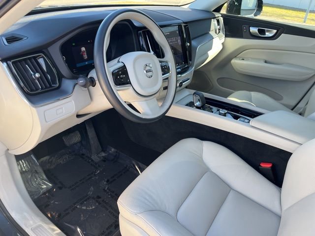 Used 2024 Volvo XC60 B5 Core w/ Protection Package Premier image 20
