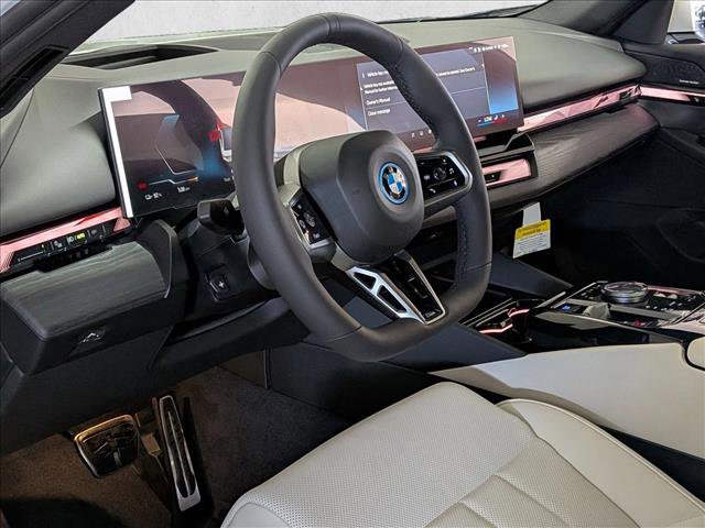 New 2026 BMW i5 eDrive40 w/ M Sport Package image 3
