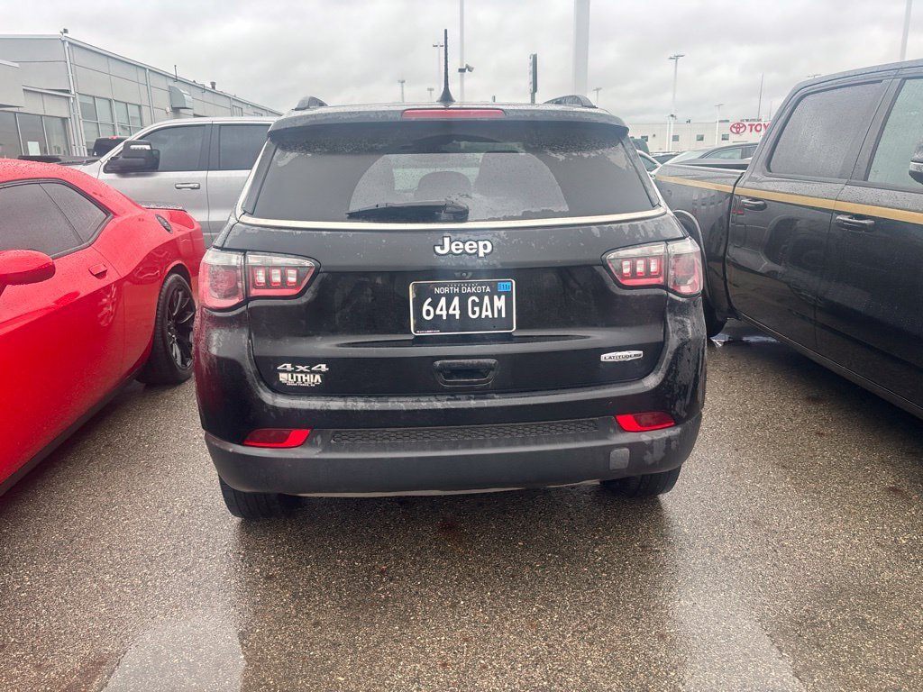 Used 2022 Jeep Compass Latitude AWD/4WD image 16