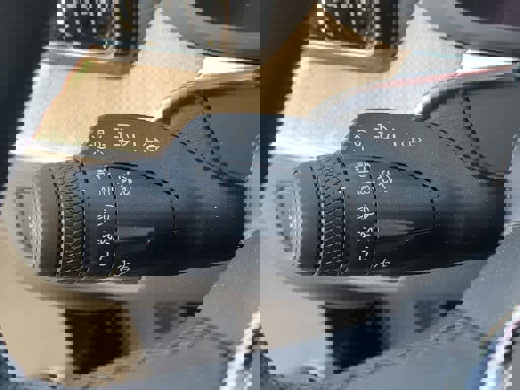 Used 2026 Volvo XC60 B5 Plus w/ Protection Package Premier image 25