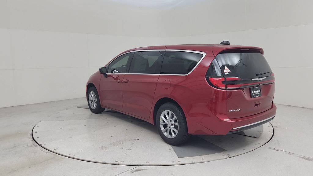 New 2026 Chrysler Pacifica Select AWD/4WD image 11