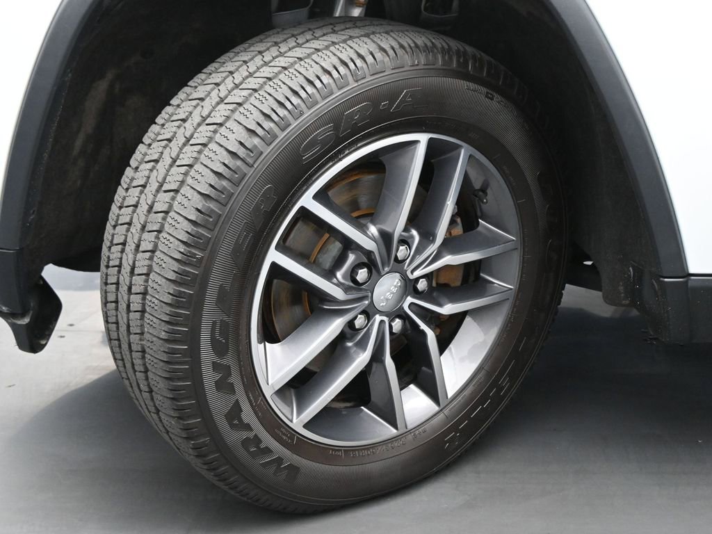 Used 2017 Jeep Grand Cherokee Limited AWD/4WD image 21
