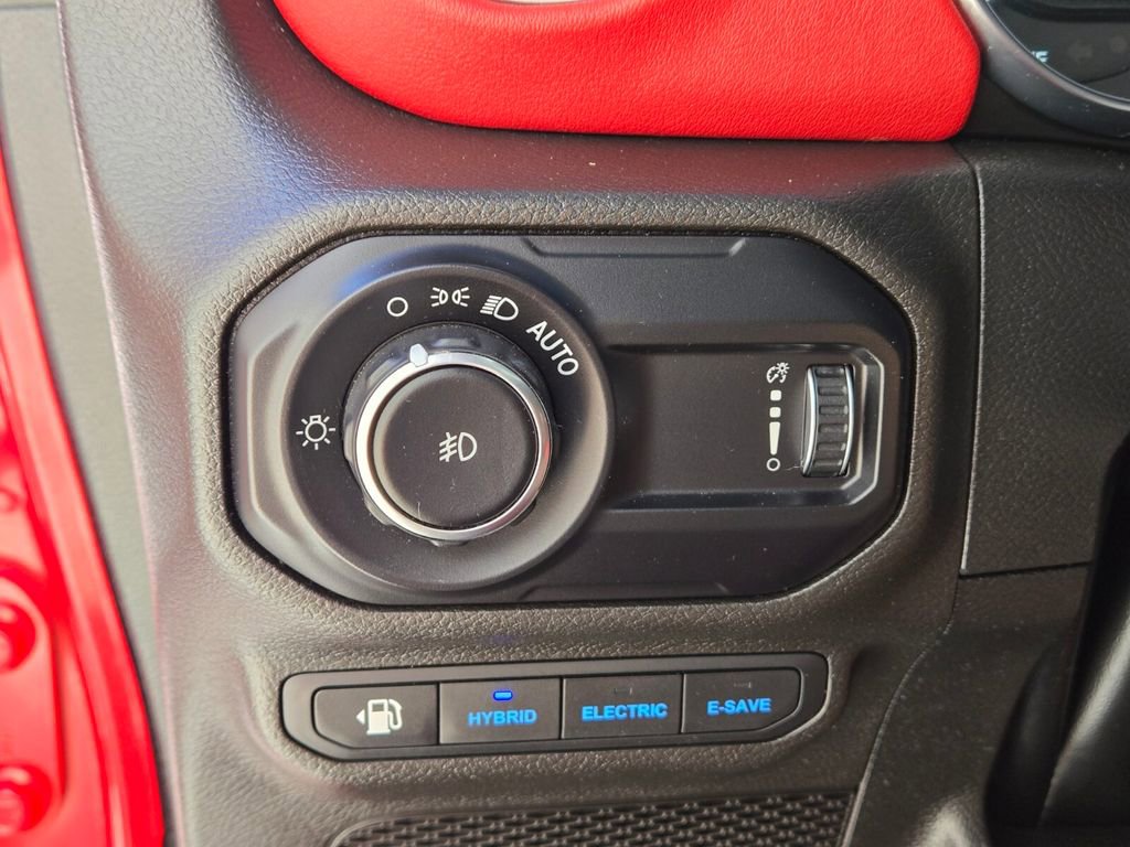 Used 2023 Jeep Wrangler Unlimited Rubicon 4xe AWD/4WD image 30