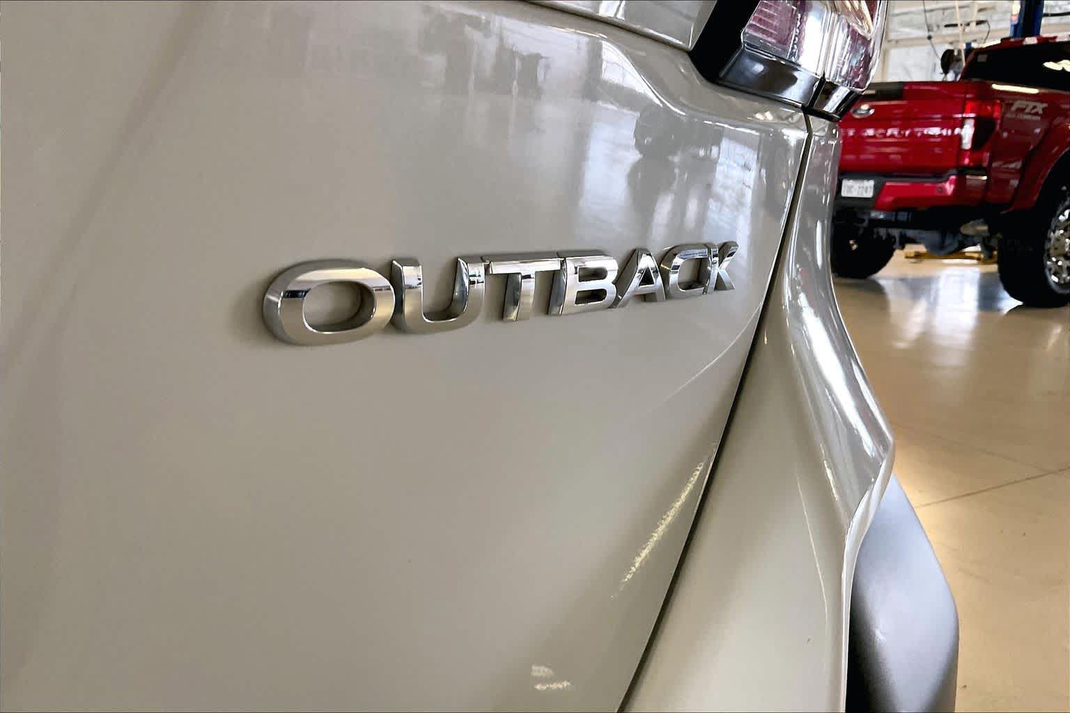 Used 2022 Subaru Outback Limited AWD/4WD image 9