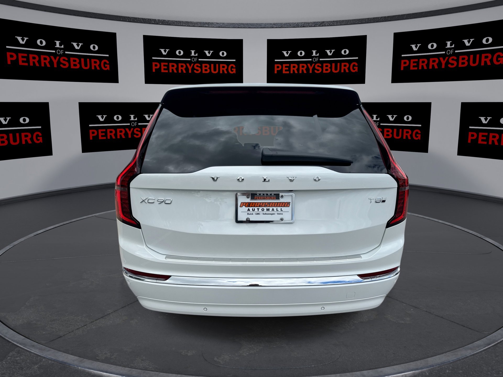 New 2025 Volvo XC90 T8 Plus w/ Protection Package Premier image 7