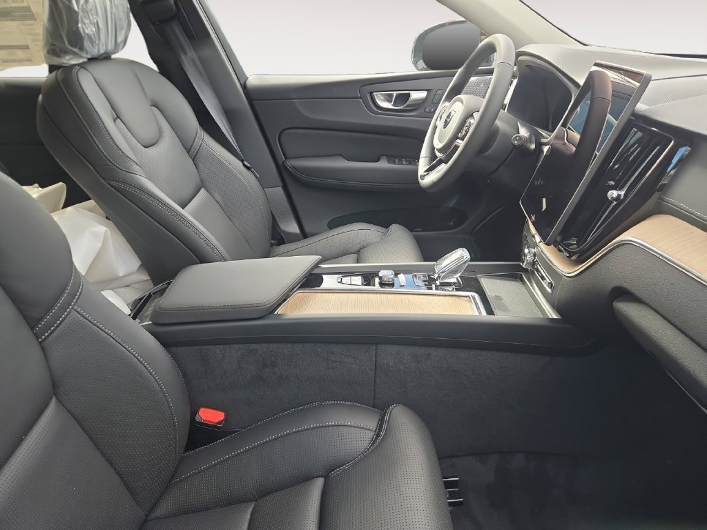New 2027 Volvo XC60 B5 Ultra AWD/4WD image 2