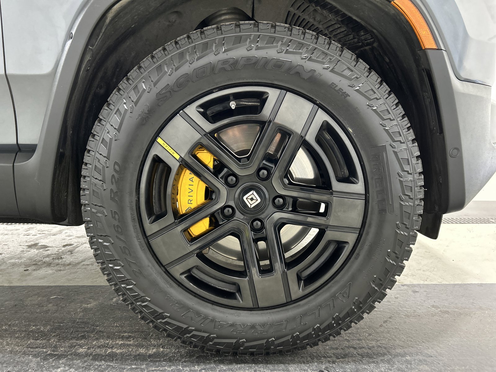 Used 2022 Rivian R1S Launch Edition image 11