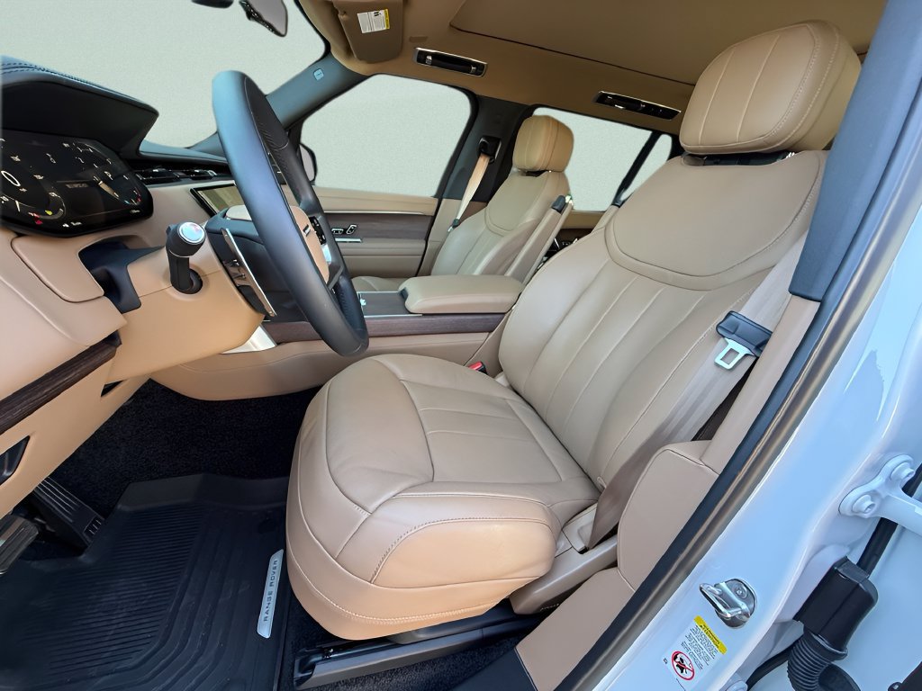 Used 2026 Land Rover Range Rover Long Wheelbase SE AWD/4WD image 10