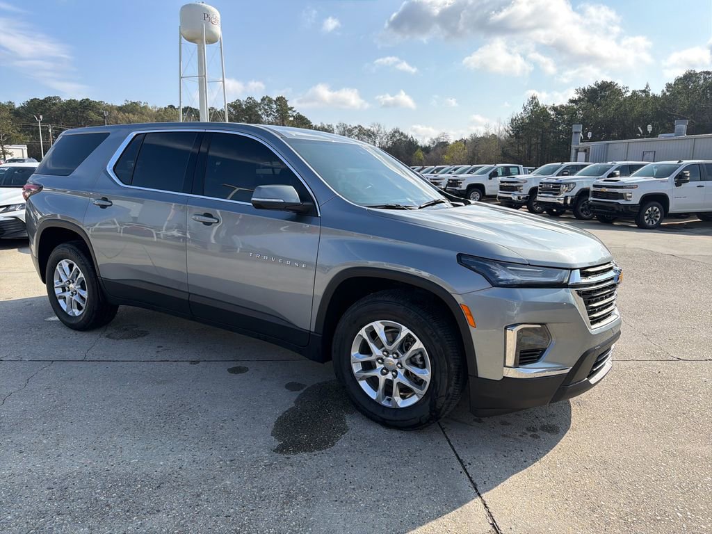 Used 2024 Chevrolet Traverse LS w/ Safety Package image 11