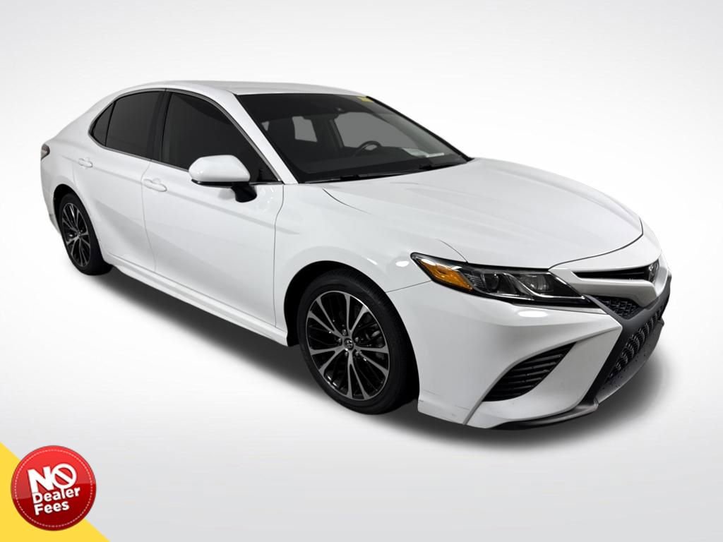 Used 2020 Toyota Camry SE w/ Carpet Mat Package image 1