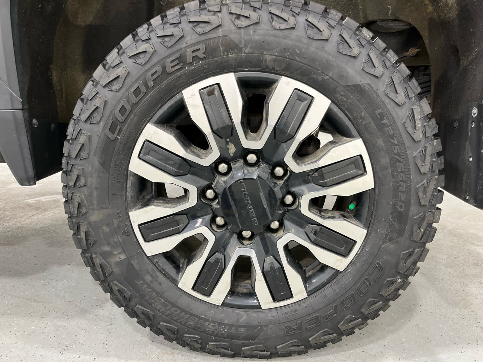 Certified 2024 GMC Sierra 3500 Denali Ultimate image 9