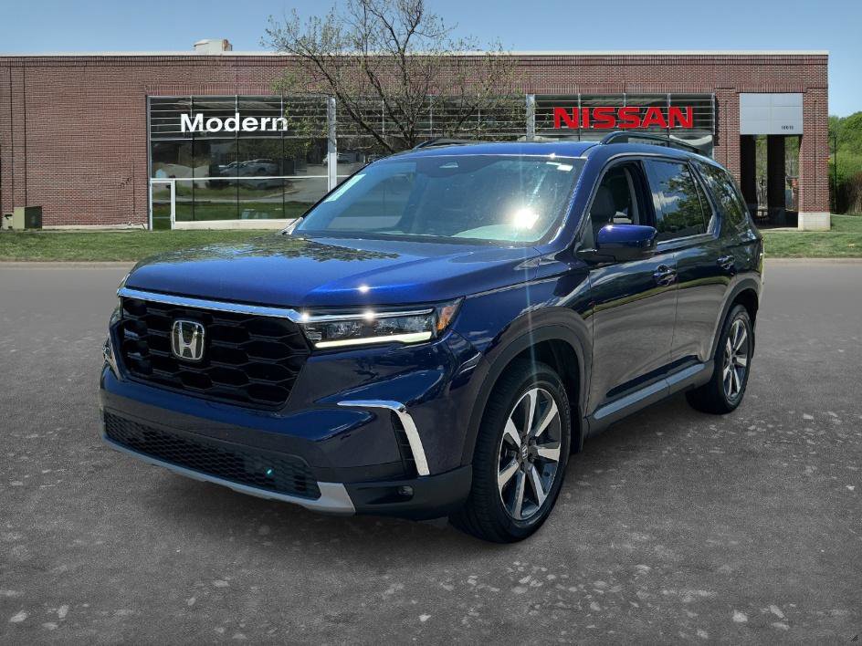 Used 2023 Honda Pilot Touring image 1