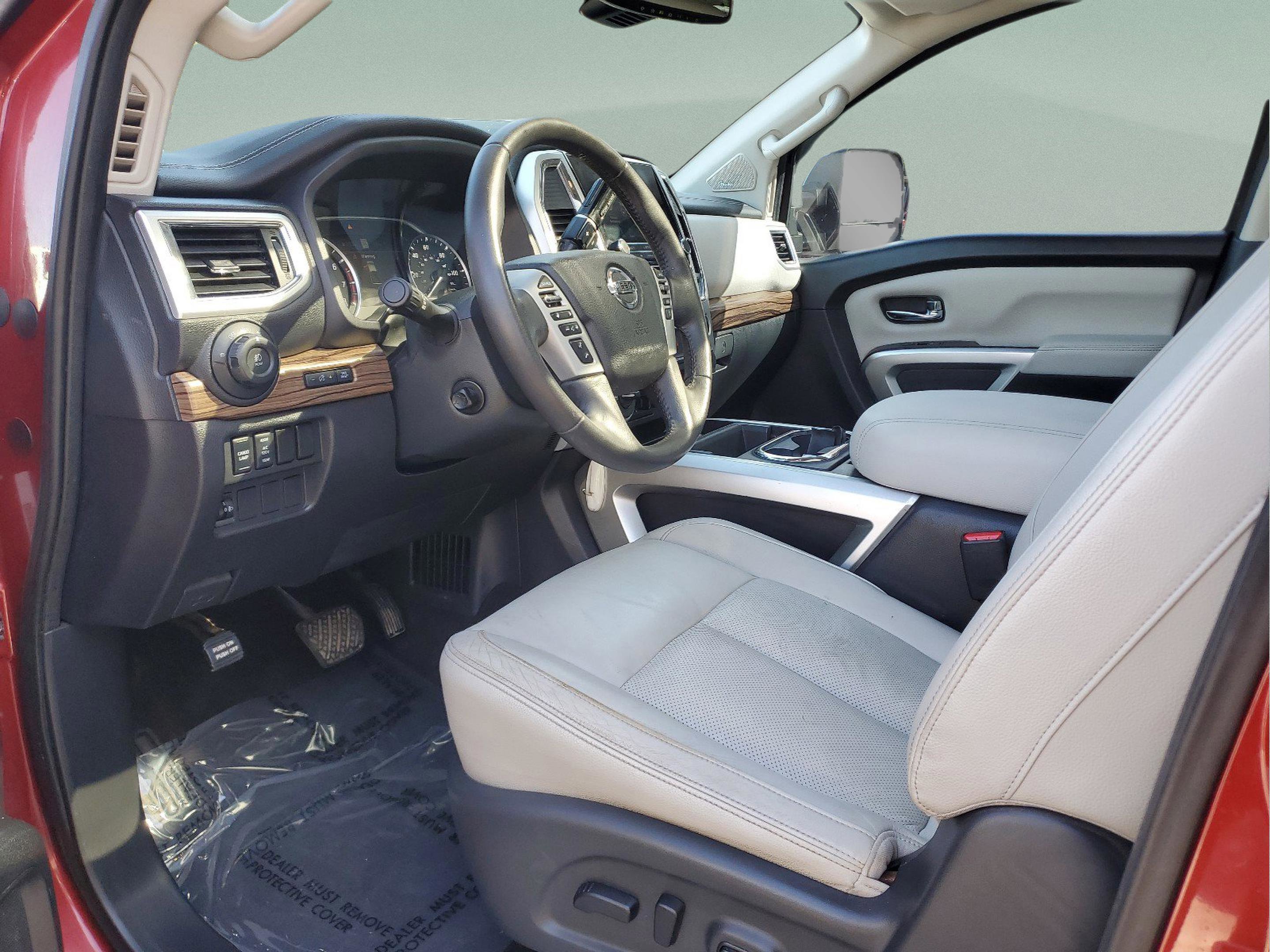 Used 2020 Nissan Titan SL w/ Moonroof Package image 16