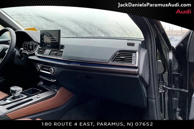 Used 2023 Audi Q5 2.0T Prestige w/ Prestige Package AWD/4WD image 14