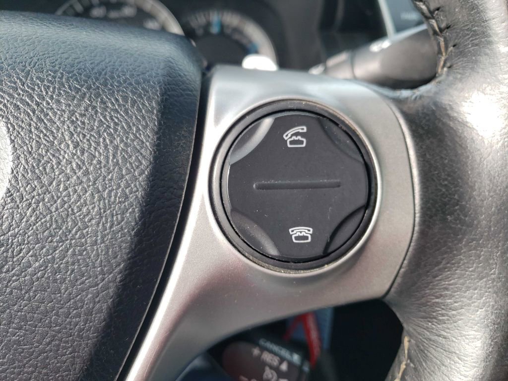 Used 2013 Toyota Camry SE image 17