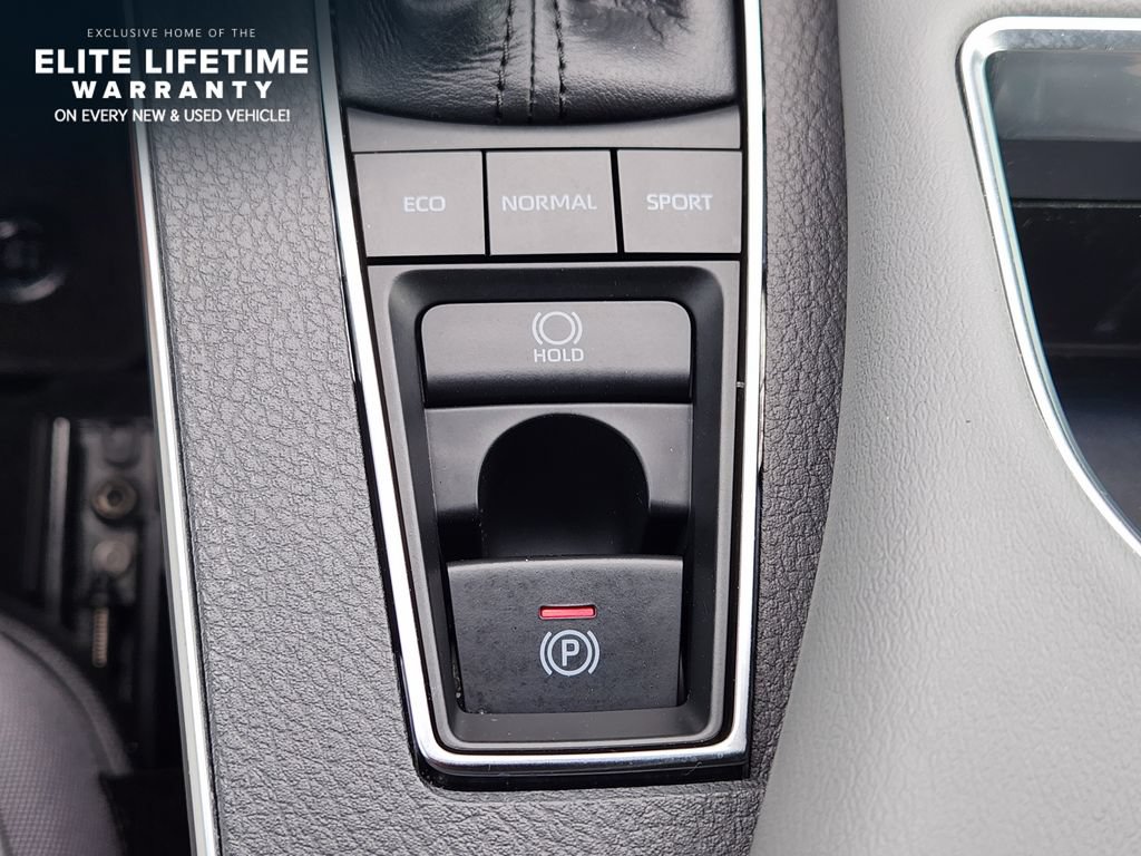 Used 2020 Toyota Avalon Limited w/ Advanced Safety Package FWD image 19