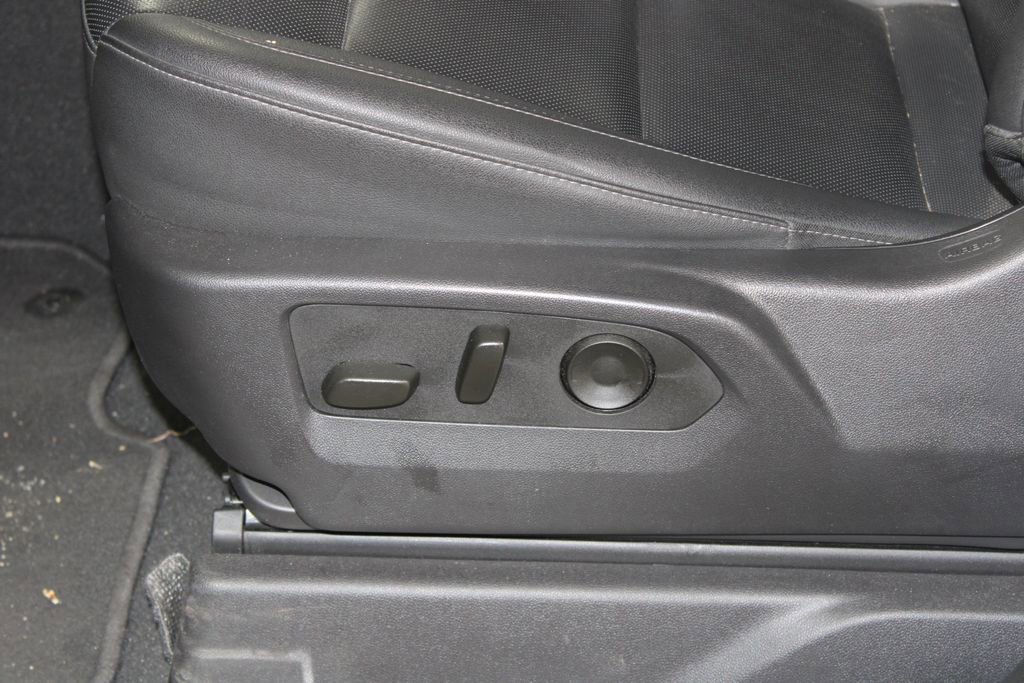 Used 2025 GMC Sierra 1500 SLT image 17