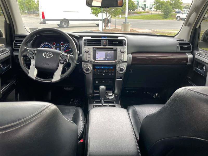 Used 2018 Toyota 4Runner Limited AWD/4WD image 30
