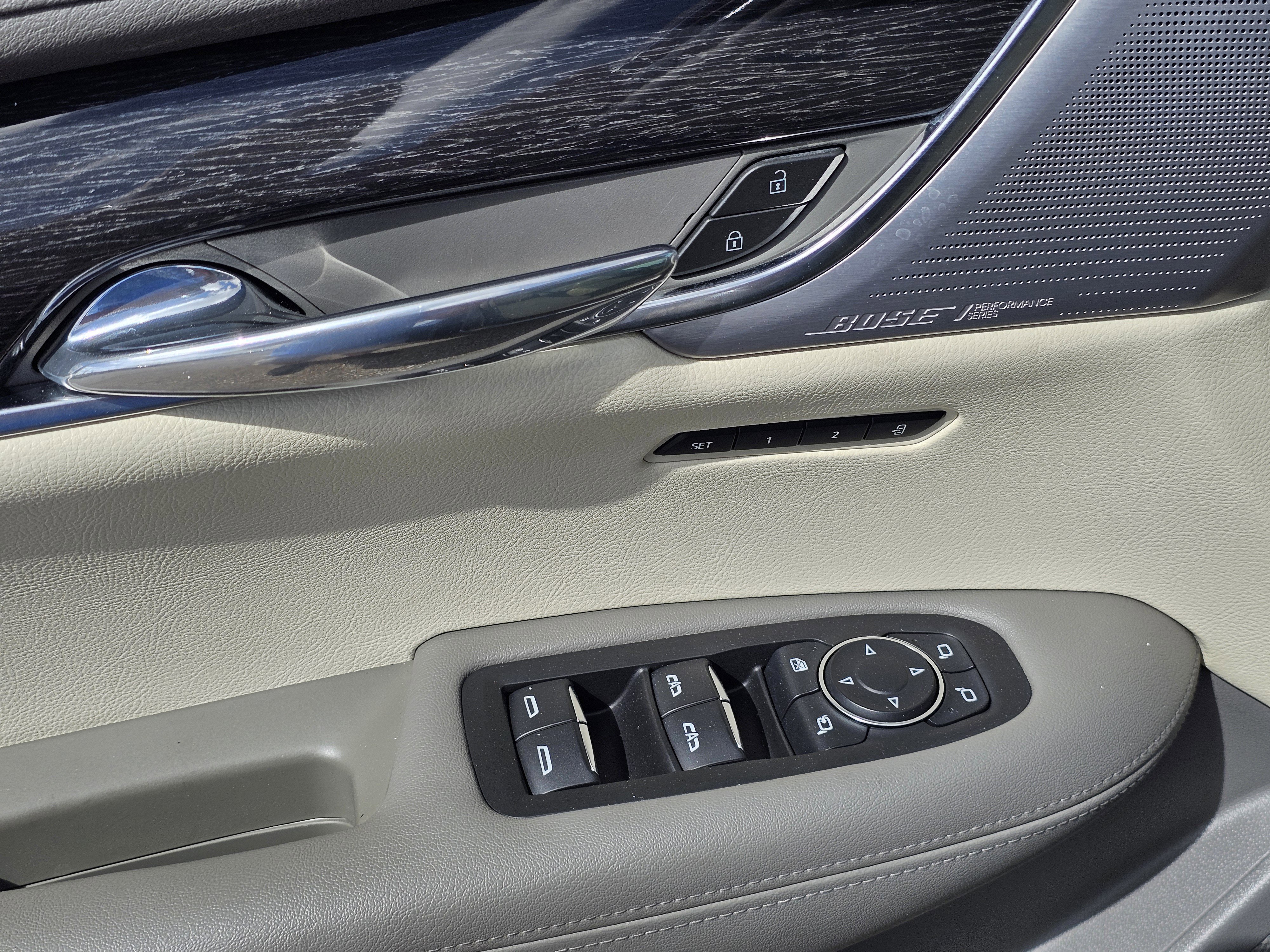 Used 2022 Cadillac XT6 Premium Luxury w/ Technology Package image 14