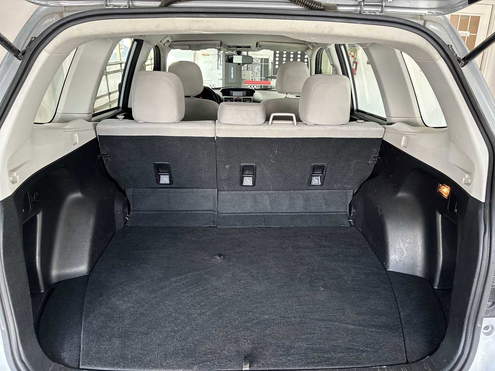 Used 2017 Subaru Forester 2.5i w/ Alloy Wheel Package image 19