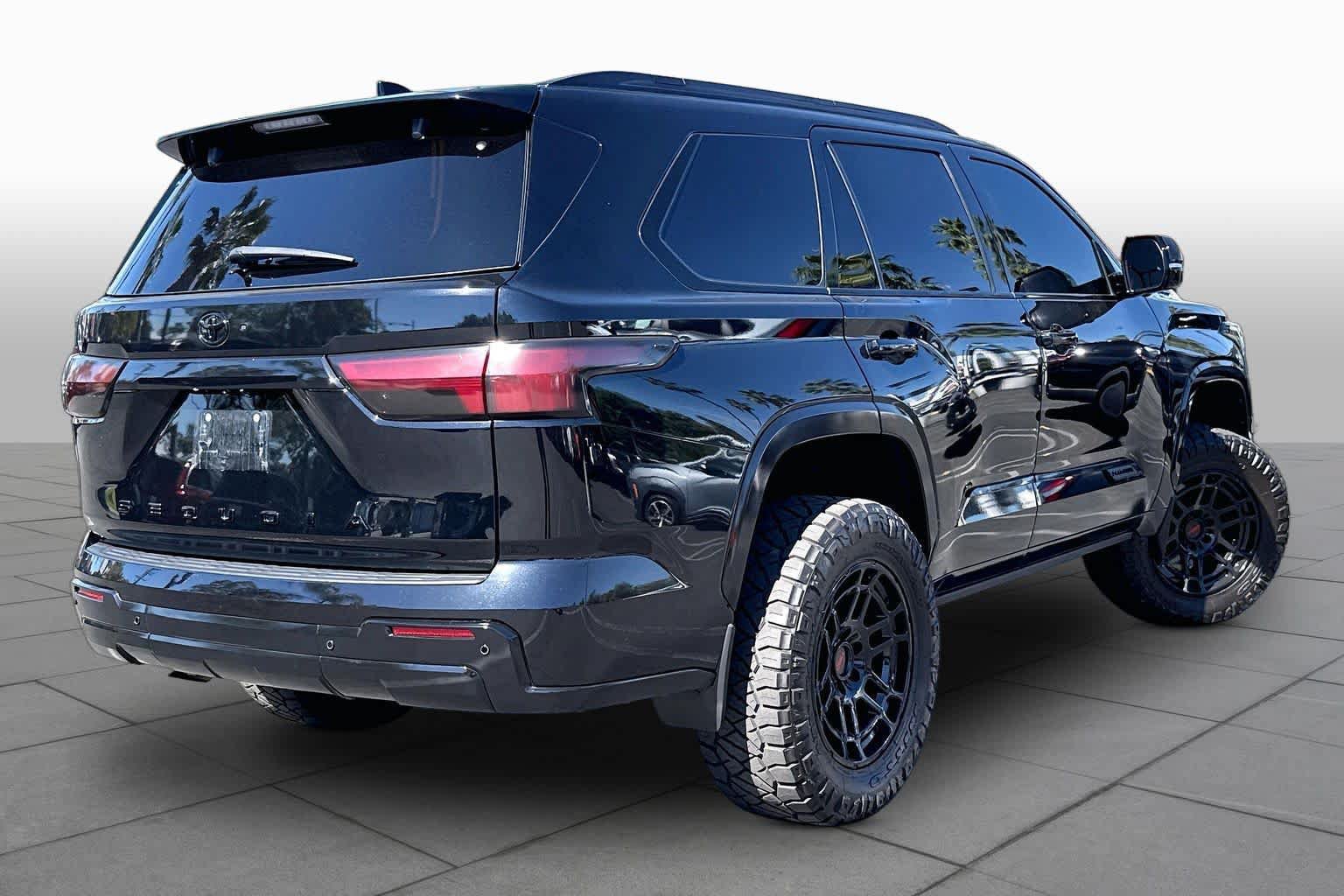 Used 2023 Toyota Sequoia Platinum AWD/4WD image 11