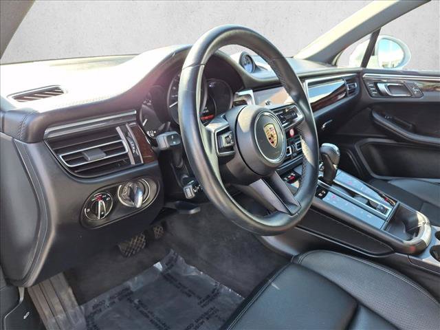 Used 2024 Porsche Macan AWD/4WD image 10