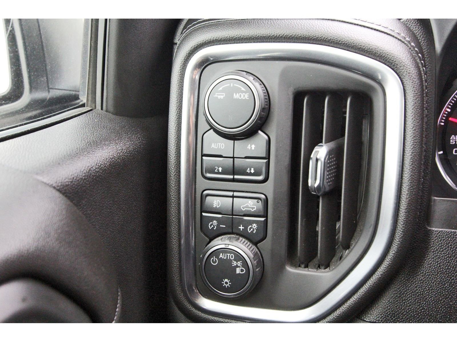 Used 2020 Chevrolet Silverado 1500 RST w/ Texas Edition image 20