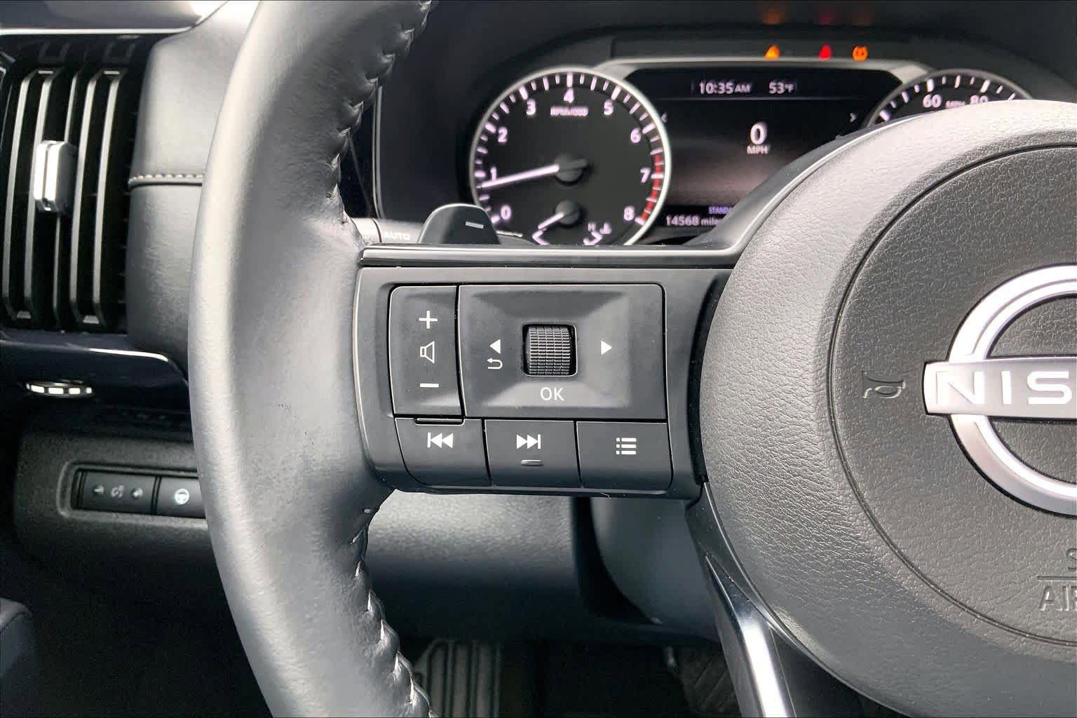 Used 2024 Nissan Pathfinder SV FWD image 24