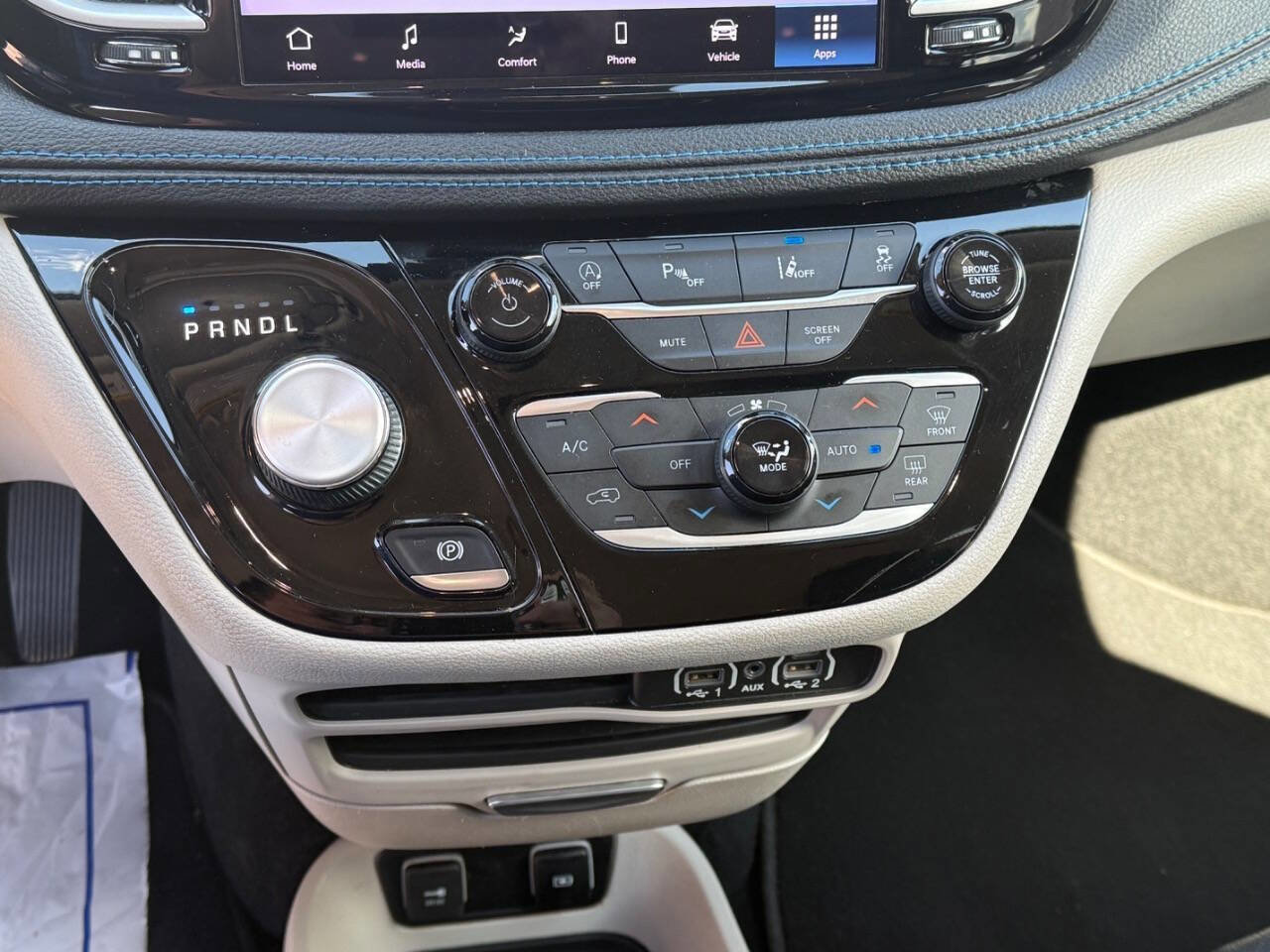 Used 2021 Chrysler Pacifica Touring-L image 33