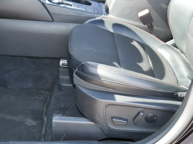 Used 2025 Ford Escape ST-Line Select AWD/4WD image 14