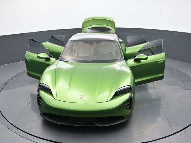 Certified 2022 Porsche Taycan GTS image 33