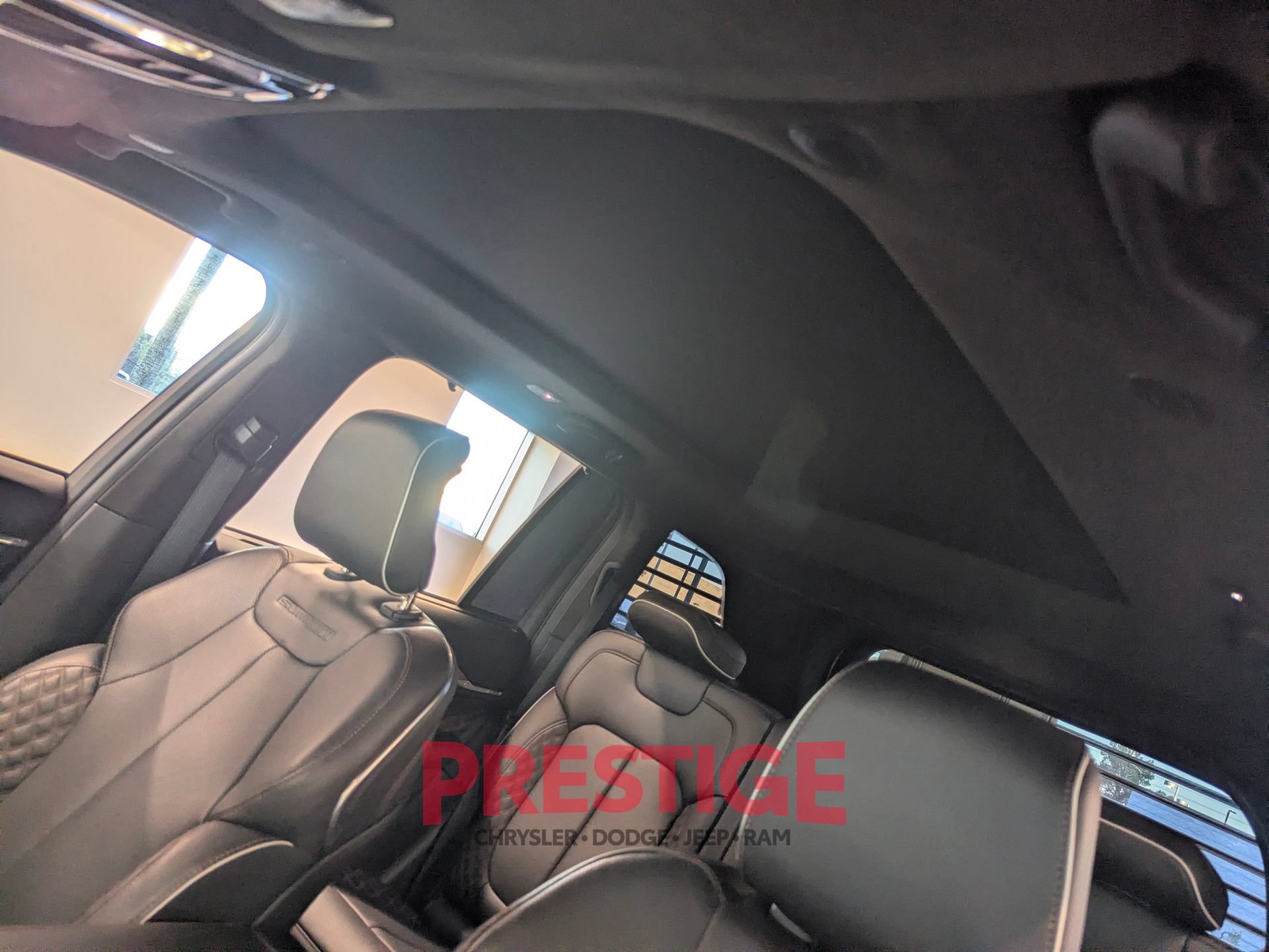 Used 2022 Jeep Grand Cherokee Summit AWD/4WD image 31