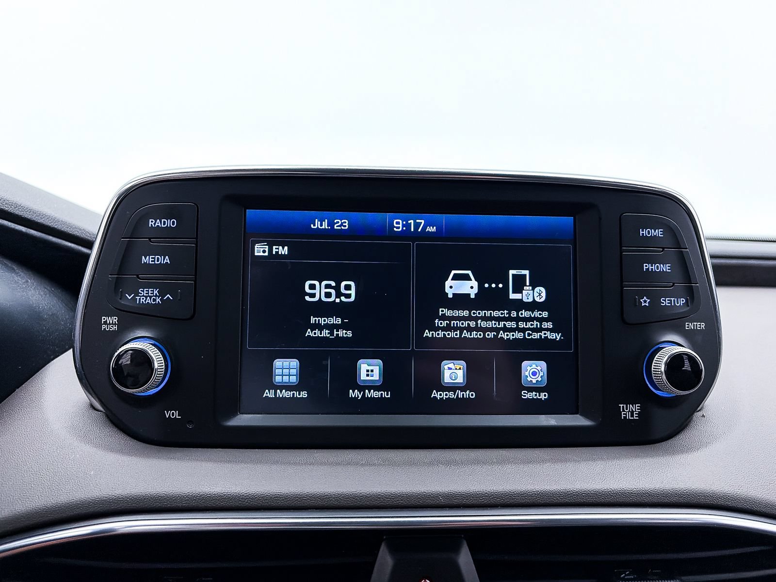 Used 2020 Hyundai Santa Fe SE FWD image 18