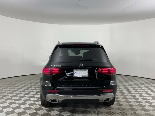 Used 2025 Mercedes-Benz GLB 250 image 6