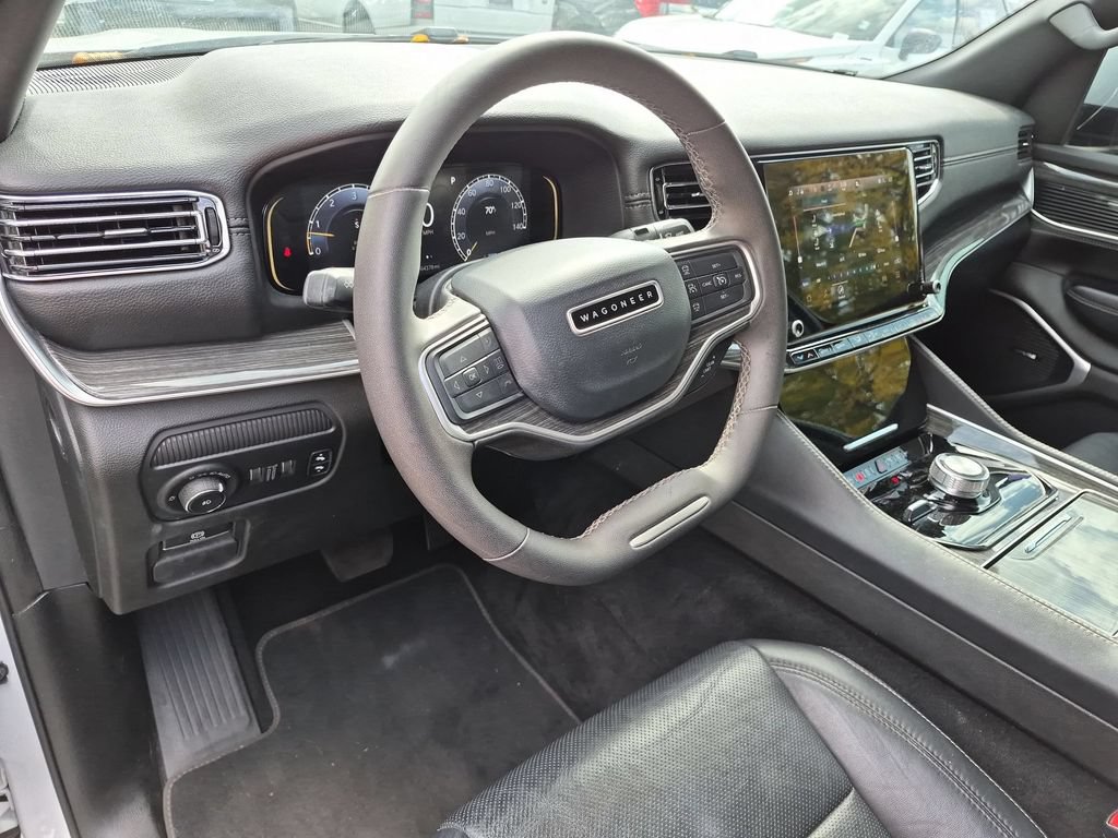 Used 2022 Jeep Wagoneer Series II AWD/4WD image 13