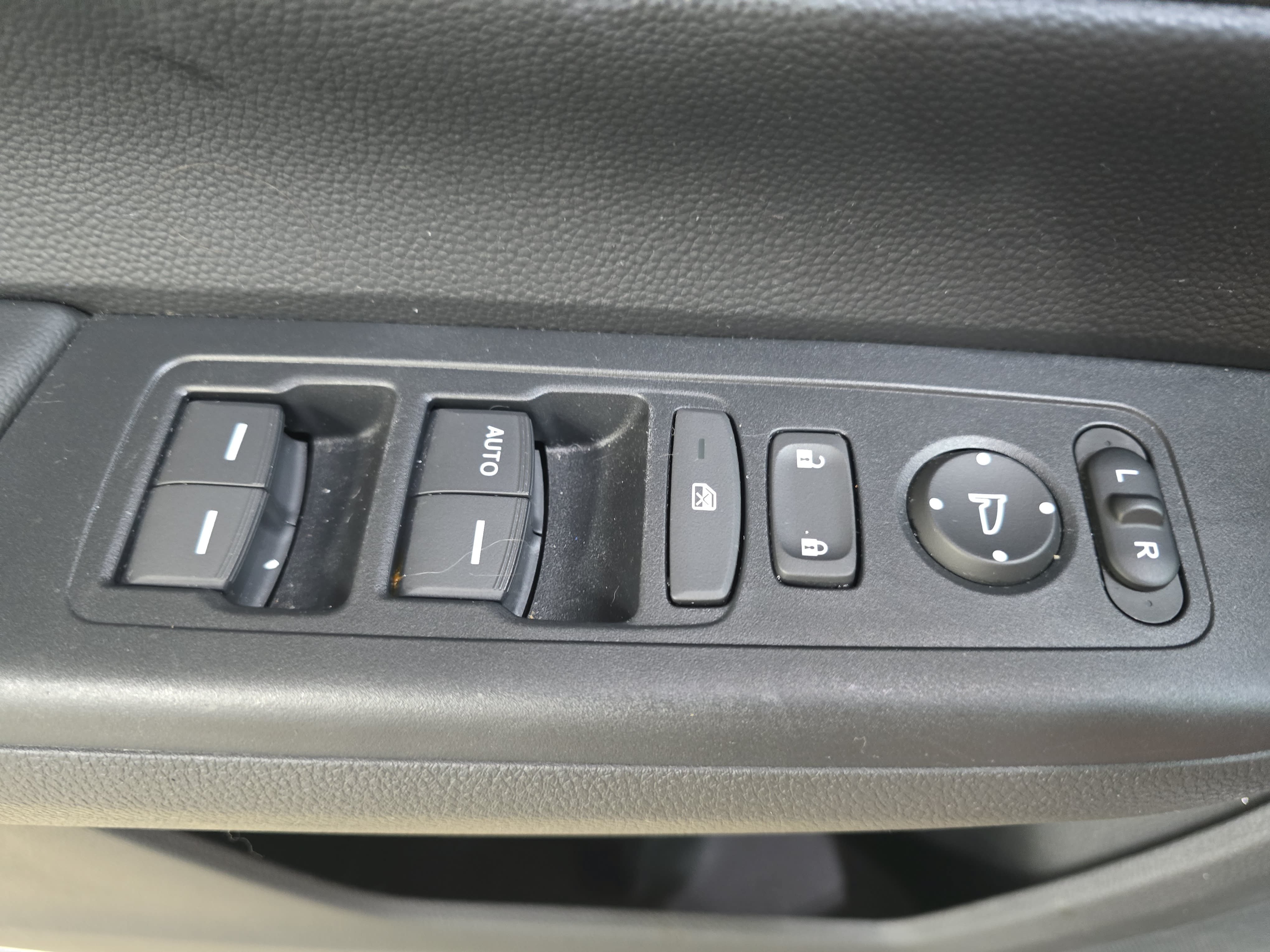 Used 2024 Honda CR-V LX image 25
